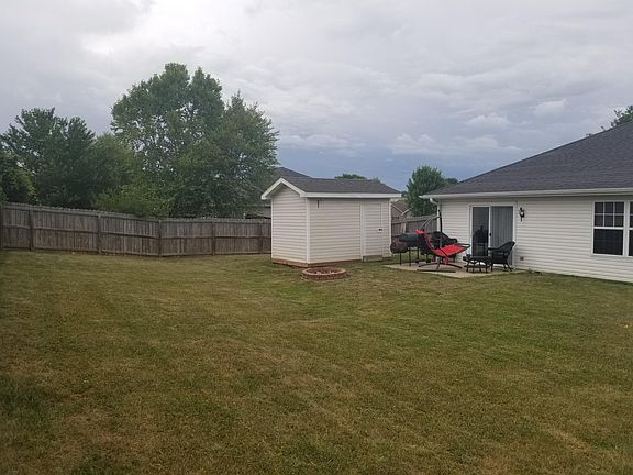 Extra 8'x12'storage shed in back yard.