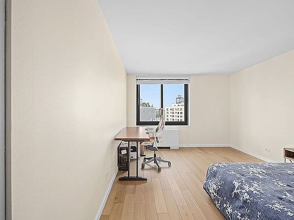 4th image of 40 E 94th St APT 15B