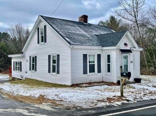 207 Deerfield Rd, Allenstown, NH 03275