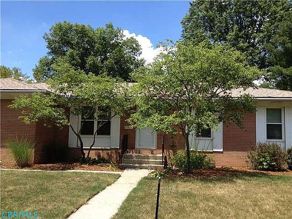 2nd image of 290 Heil Dr
