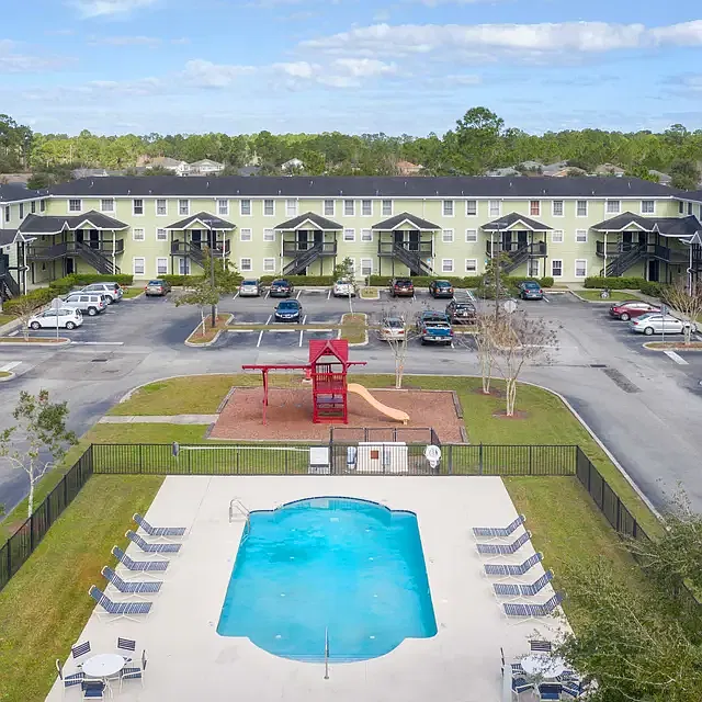 Summerset Apartments — Photo 1