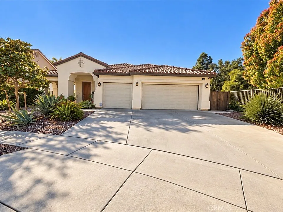 33563 Delphinium Ln