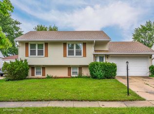 109 W Kennedy Dr, Streamwood, IL 60107