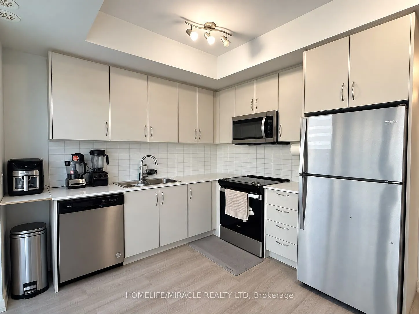 2 bed, $2,650 — Photo 2