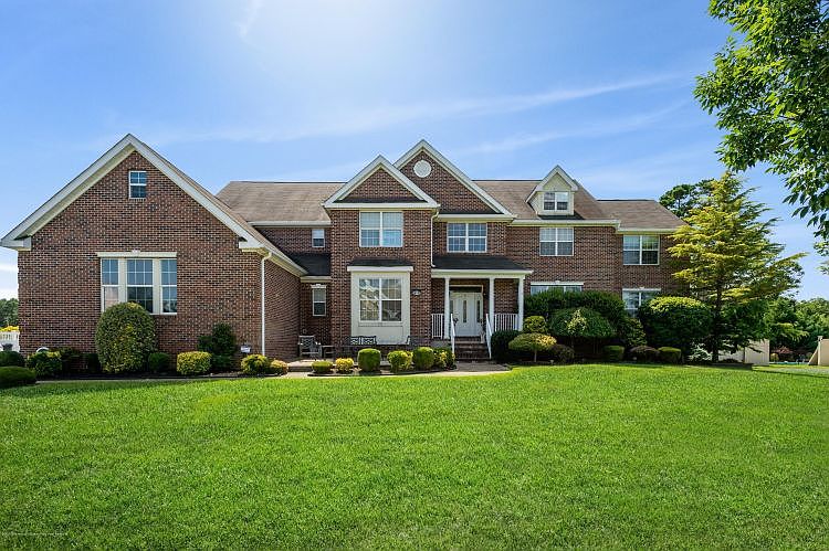 1st image of 1810 Charlton Cir