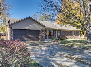 334 Summit Ridge Dr, Greenwood, IN 46142