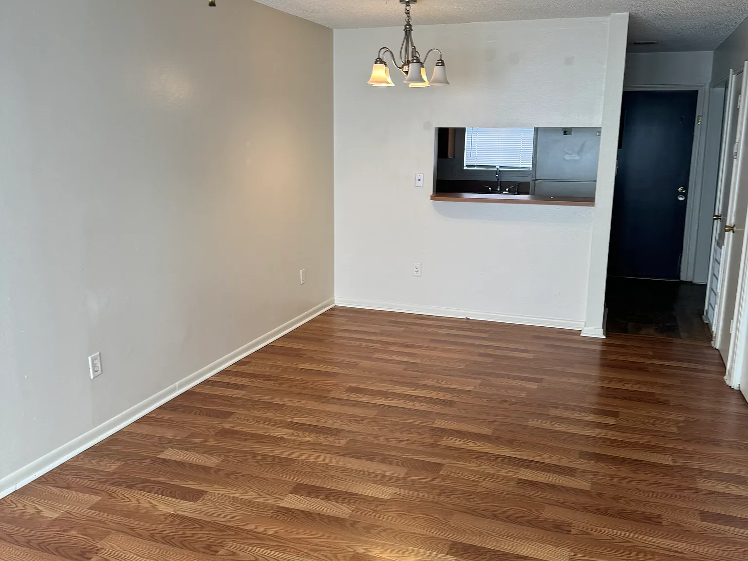 208 Belfast St — Photo 3