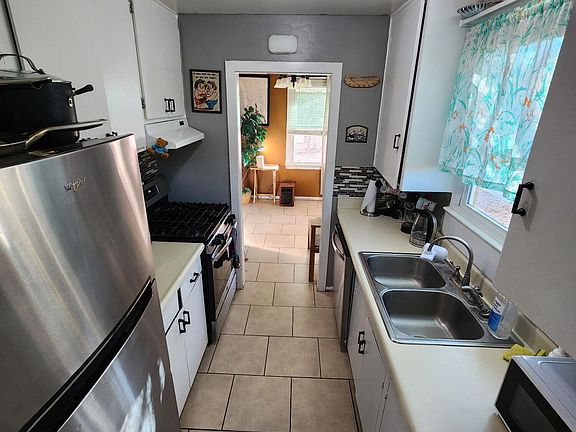 3rd image of 240 W 3RD Avenue