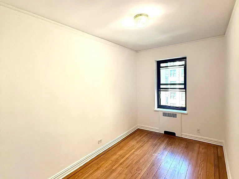 101 Cooper St #4A — Photo 14