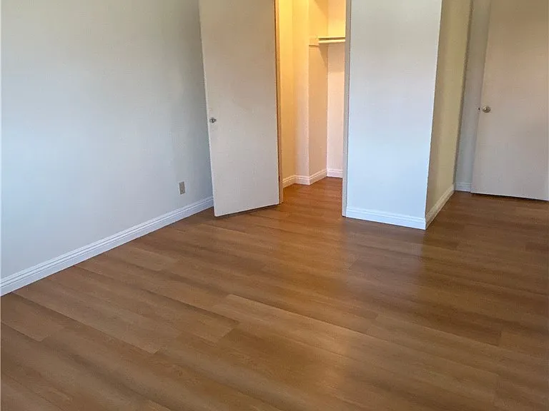 926 W Alfred Pl — Photo 18