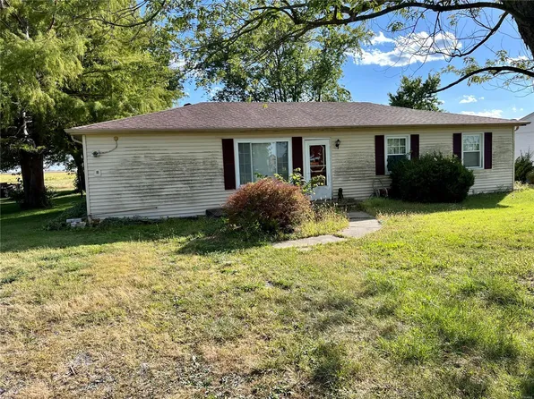 1209 Mary Irene Rd, New Baden, IL 62265