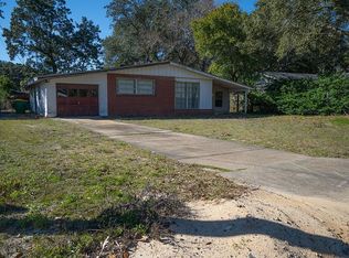 5 Palmetto Dr, Mary Esther, FL 32569