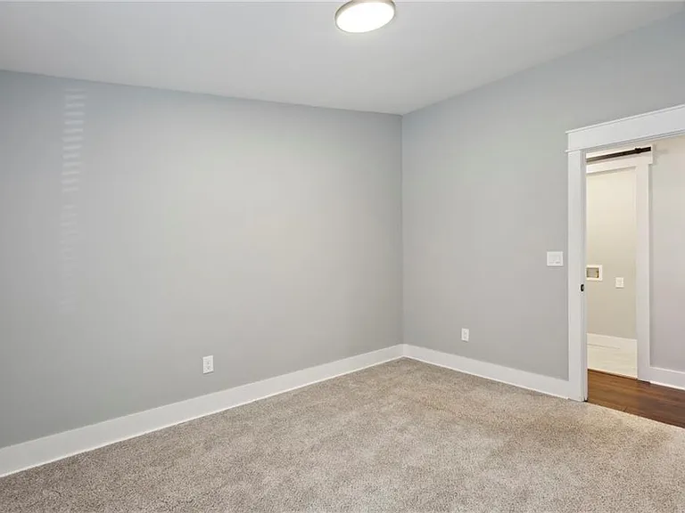 3258 Highland Dr SE — Photo 35