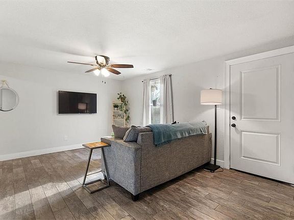 3rd image of 1036 S 49th Dr