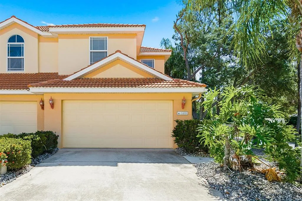 3 bed, 2.5 bath, 1977 sqft, $2,500 — Photo 1