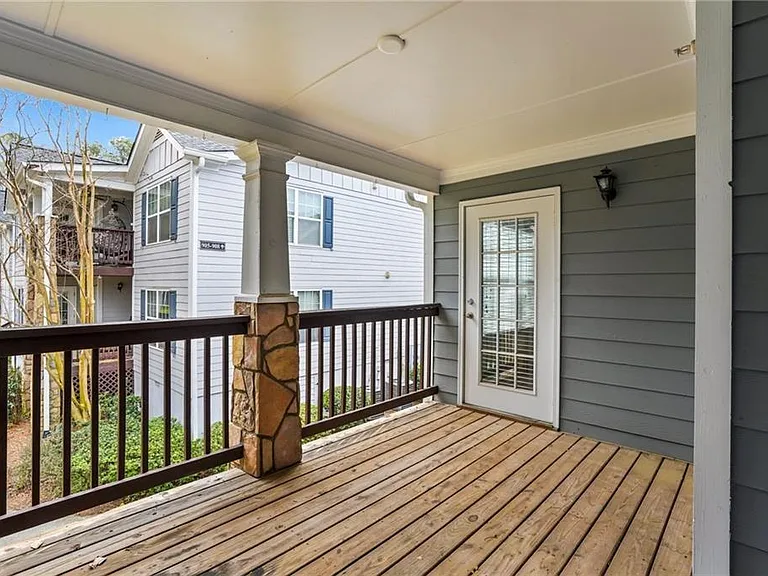 708 Madison Ln SE — Photo 26