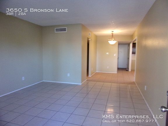 5th image of 3650 S Bronson Ave