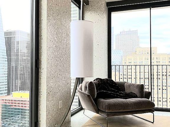 4th image of 16 W 40th St APT 29A