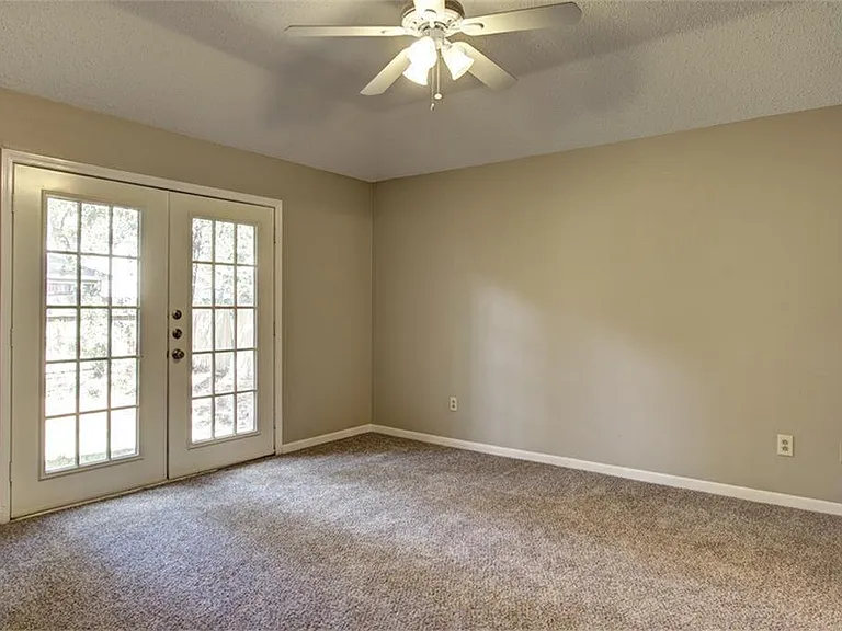 11 Cottage Grove Pl — Photo 17