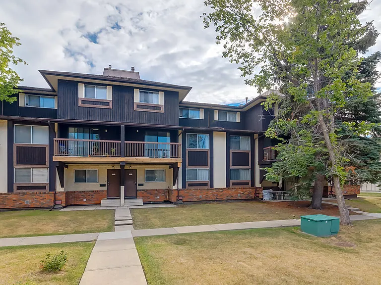739 Bracewood Dr SW — Photo 96