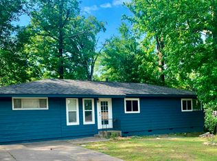 5 Roxbury Dr, Little Rock, AR 72209