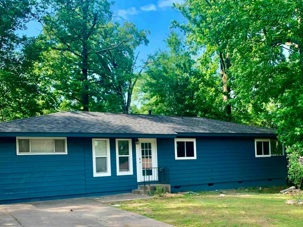 5 Roxbury Dr, Little Rock, AR 72209