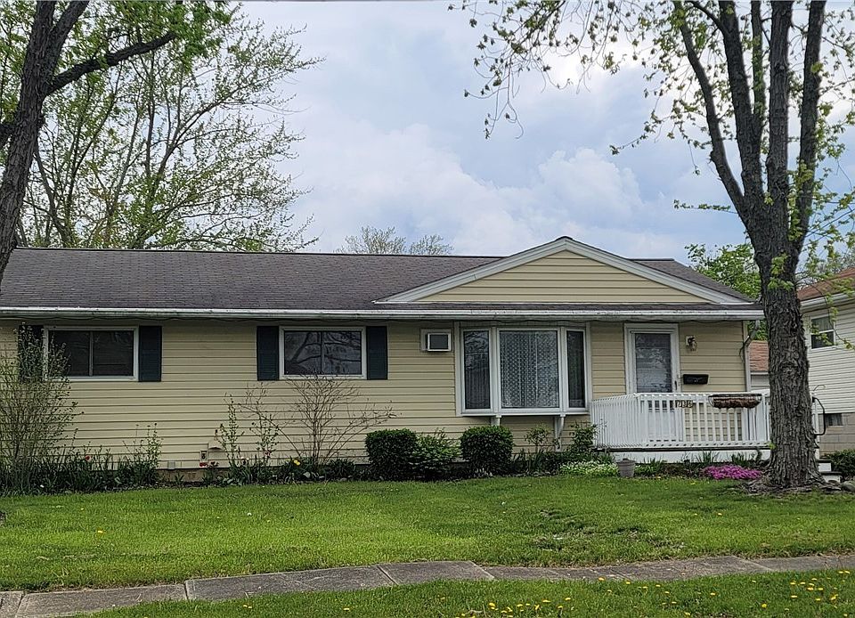 1st image of 736 Thornwood St