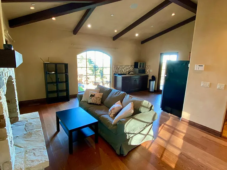 Enclave Ct — Photo 8