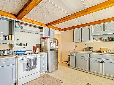 3 bed, 1263 sqft, $1,350 — Photo 2