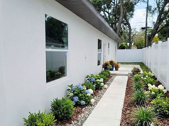 5th image of 79 Patricia Ave #2