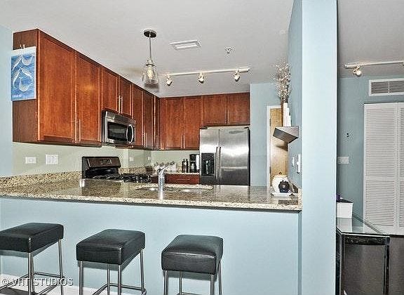 4th image of 845 N Kingsbury St Unit 617