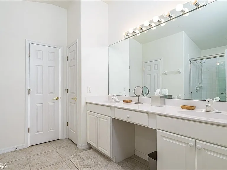10082 Oakhurst Way — Photo 12