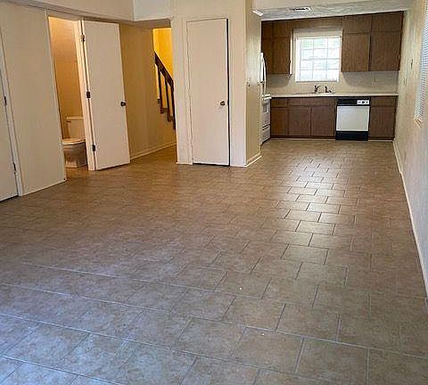 4th image of 2340 Claremont Ln #A