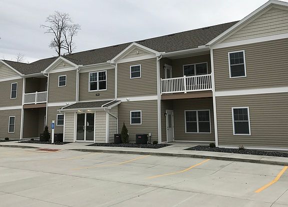 3rd image of 46855 Red Fox Ln Unit 21