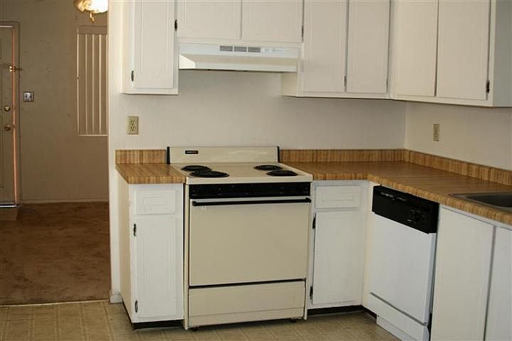 1st image of 2520 Chelwood Park Blvd NE