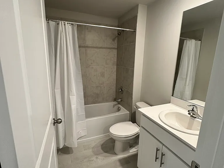 3619 NE 12th Ave — Photo 6