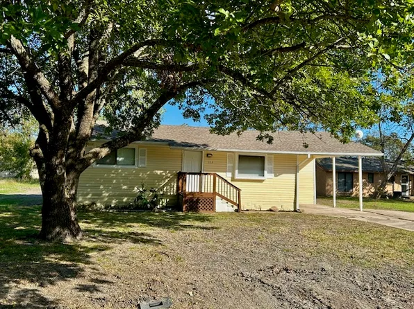 102 N 7th St, Celeste, TX 75423