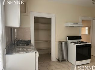 27 Hammond St #1, Cambridge, MA 02138