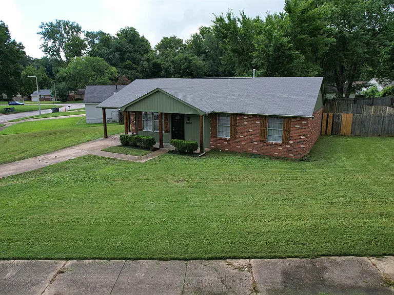 3884 Kerston Dr — Photo 3