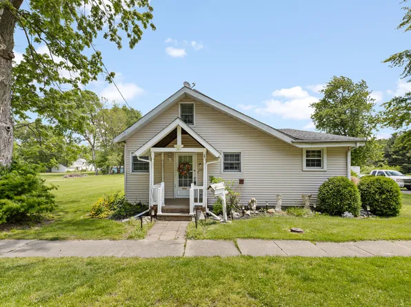 205 N Park St, Milford, IL 60953