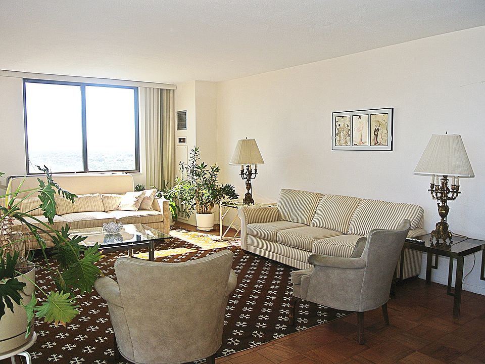1st image of 26910 Grand Central Pkwy APT 10W
