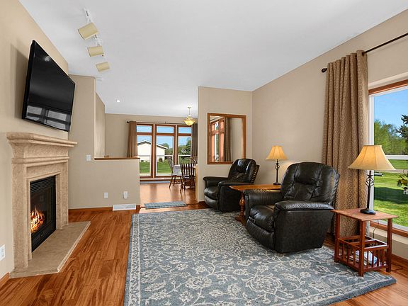 2nd image of W20951 Deer Run Ln