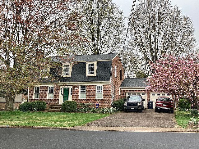 1st image of 427 Mountain View Dr