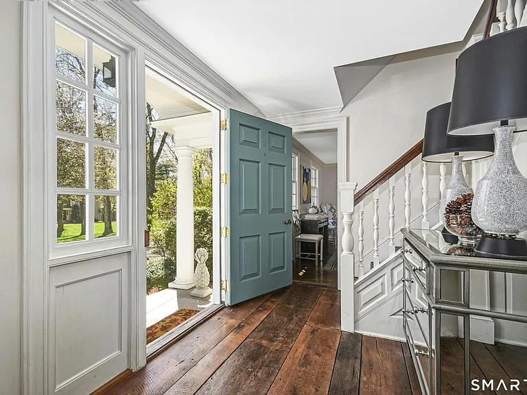 25 Stephanie Ln — Photo 3