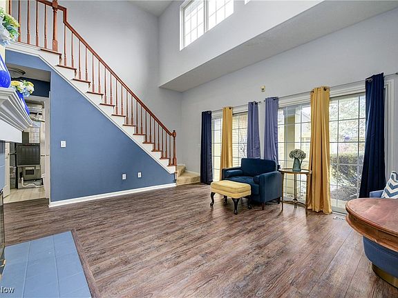 5th image of 3106 Village Green Dr