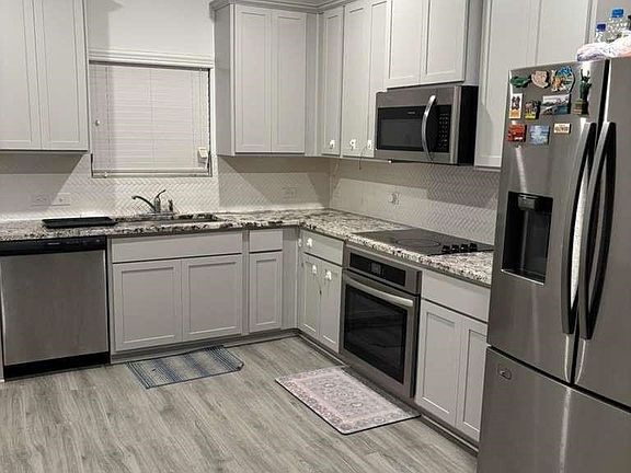 3rd image of 1125 Rusk Way