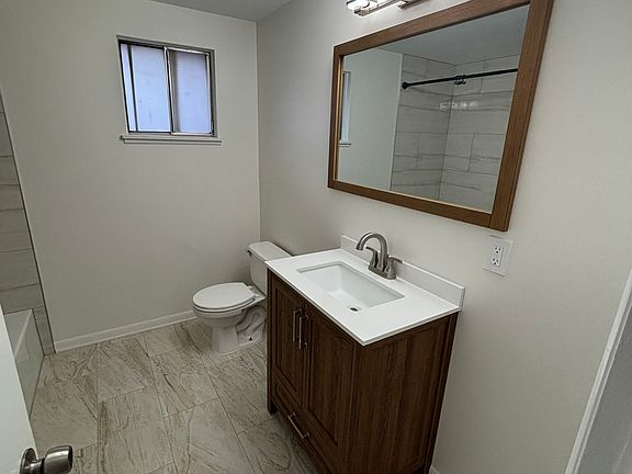 4th image of 6050 Lake Ave