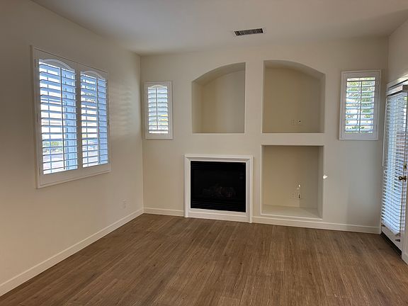 2nd image of 142 Cherrybrook Ln