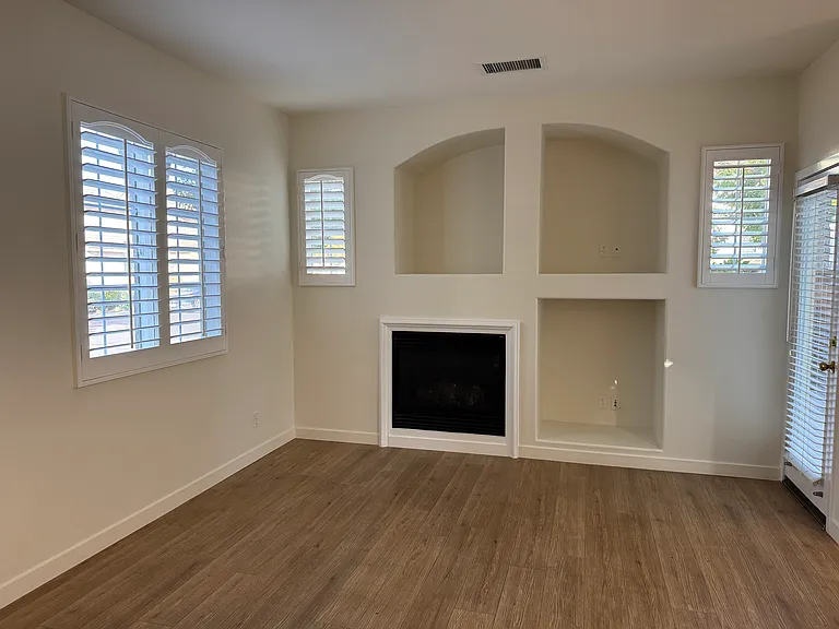 142 Cherrybrook Ln — Photo 2