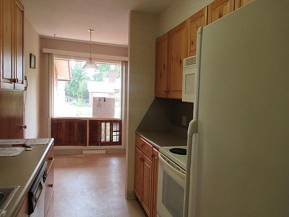5th image of 54 Hawthorne Ave
